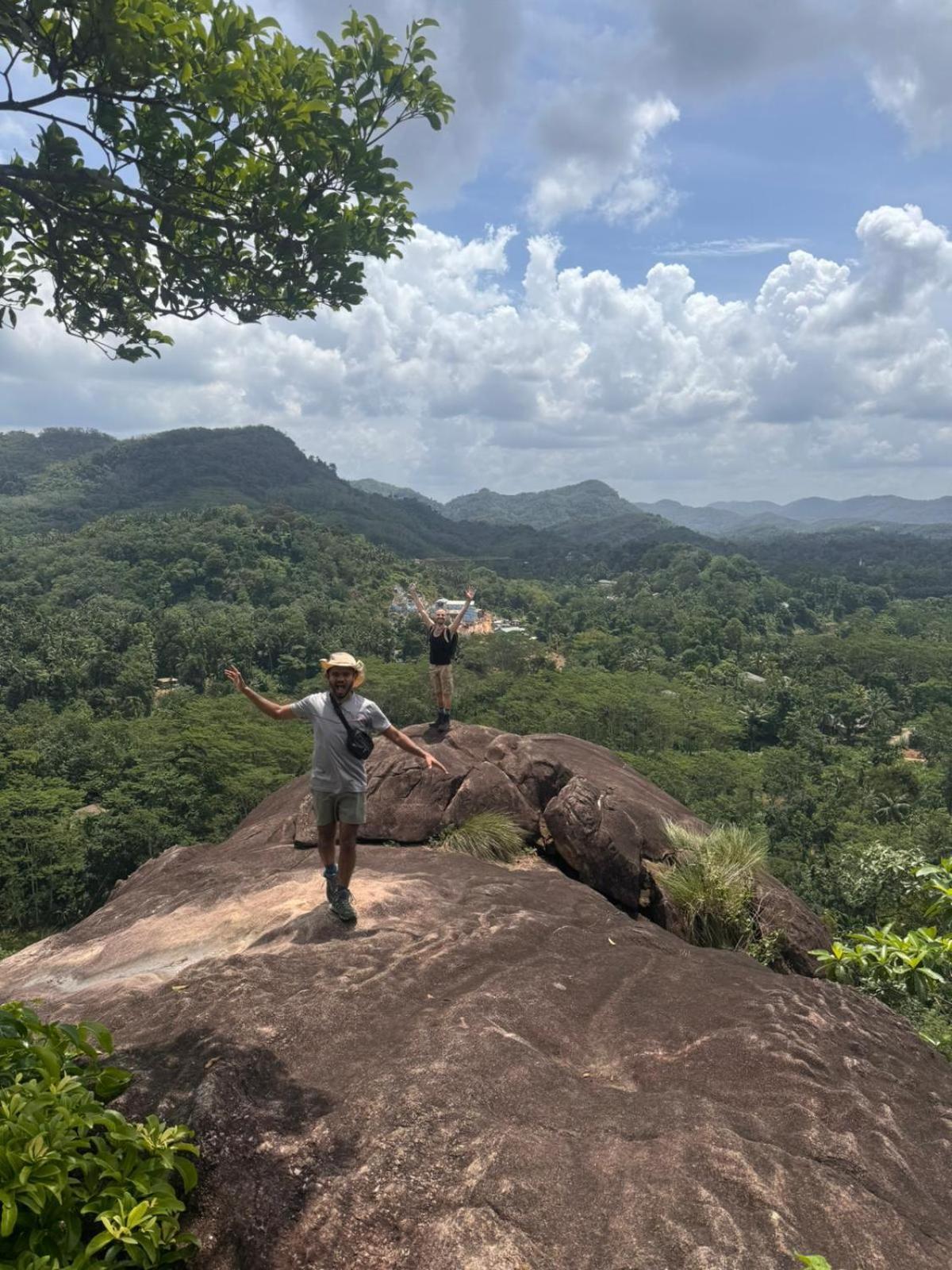 'Kolamba Gedara' Green Apartment Ruwanwella Esterno foto